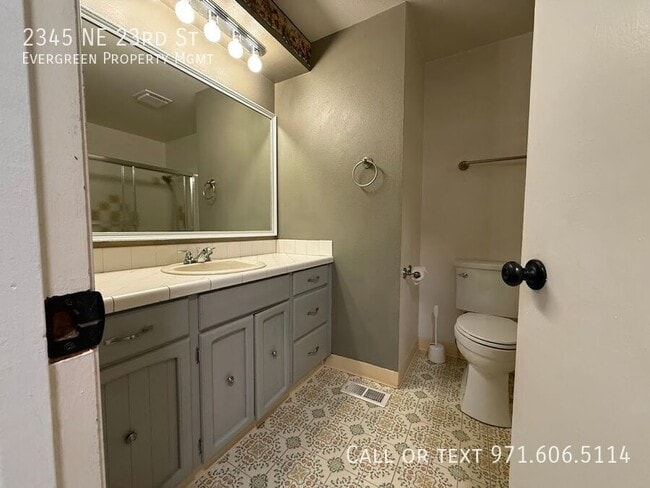 Building Photo - 2345 NE 23rd St