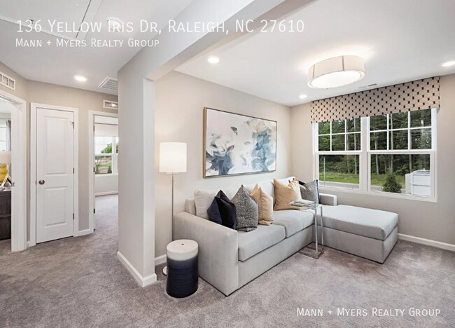 Building Photo - 136 Yellow Iris Dr