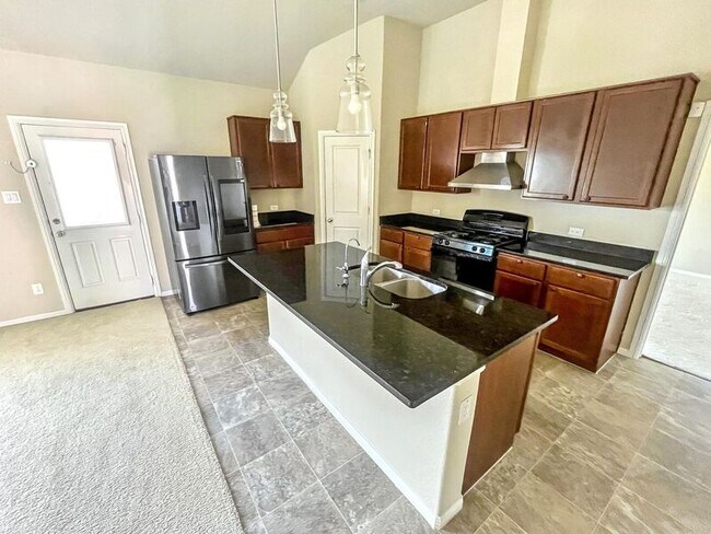 Building Photo - 8729 Heliotrope Ln