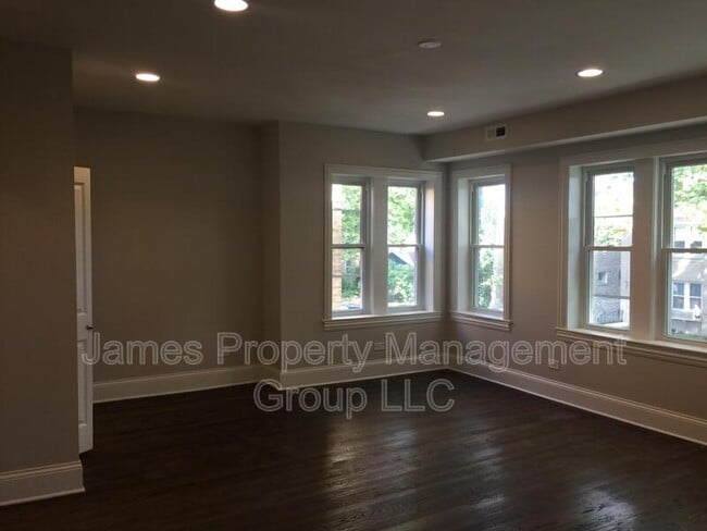 Building Photo - 5920 N Artesian Ave