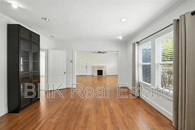 Building Photo - 4036 Dexter Ave