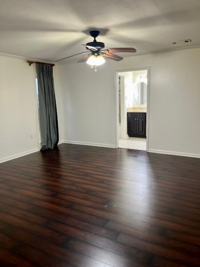 Building Photo - Beautiful 4 bed home in Excellent Location, in City of St. George minutes from new Woman's Hospital