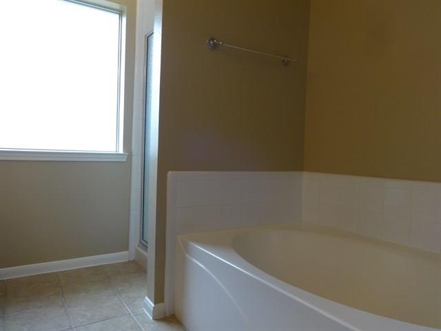 Building Photo - 7010 Woodland Oaks