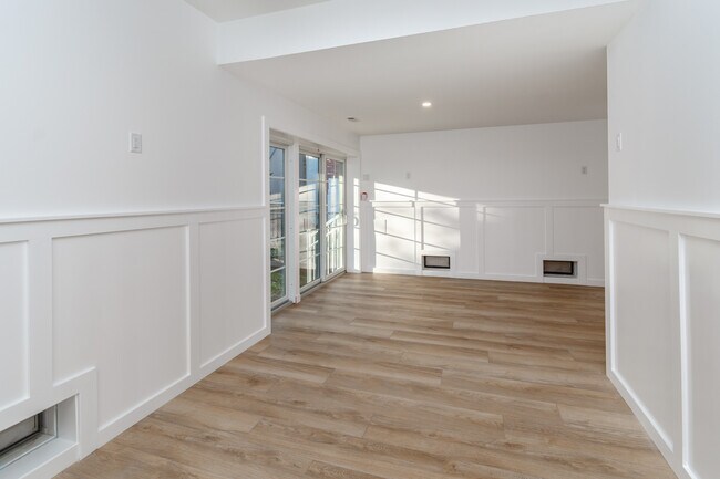 Building Photo - 17 Wilson St