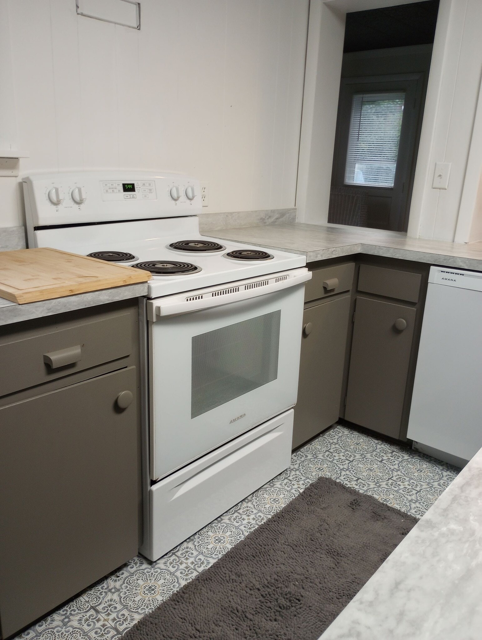 Kitchen view 2 - 602 N Porter St