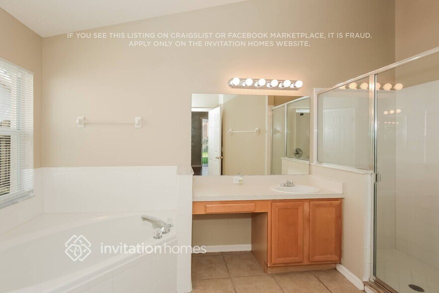 Building Photo - 9718 Bay Colony Dr
