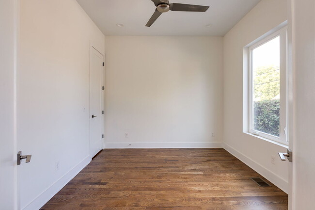 Building Photo - "Charming 4-Bedroom Nashville Oasis with Elegant Hardwood Floors & Private Guest Suite!"