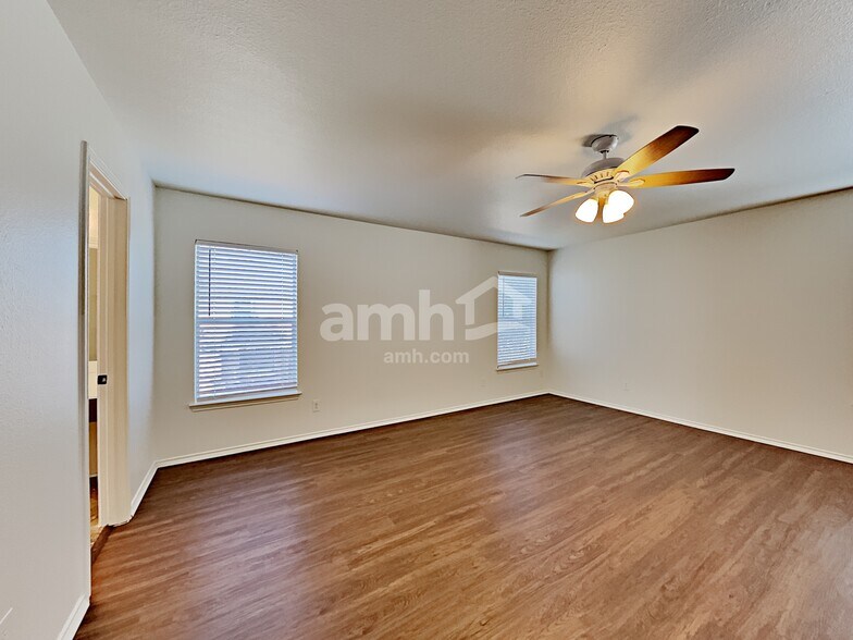 Building Photo - 742 Pinafore St