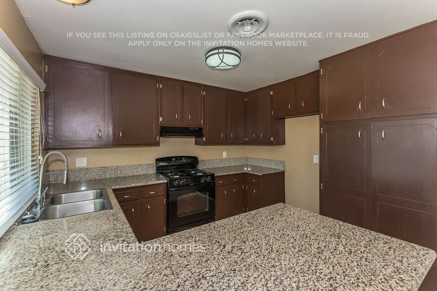 Building Photo - 3116 Bridgeford Dr