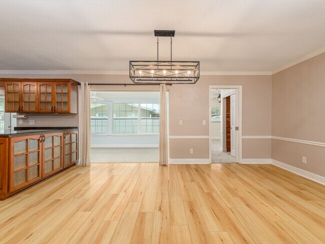 Building Photo - Clearwater Home