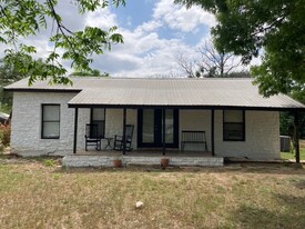 Building Photo - 110 Fallwell St
