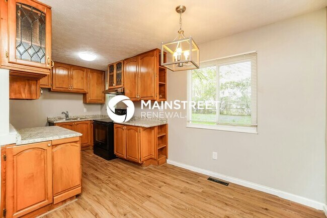 Building Photo - 3 Bedroom Pet-Friendly Home in COLUMBUS, OH with Main Street Renewal