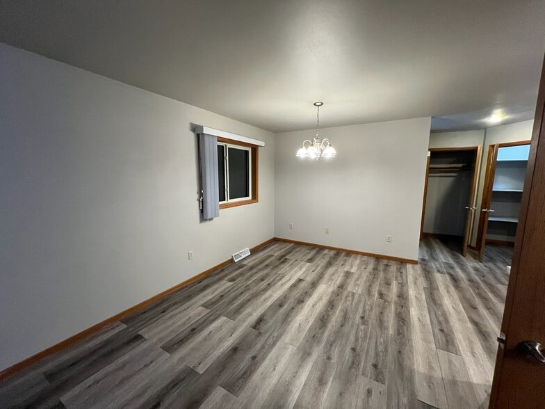 Building Photo - 113 Edwards St