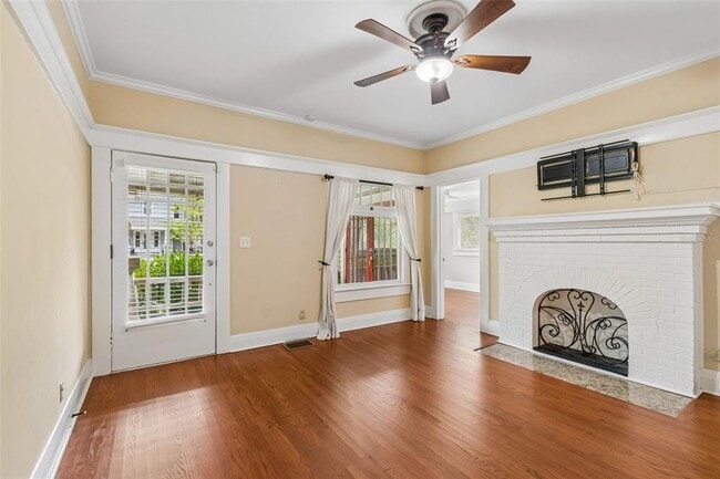 Building Photo - 1107 W Horatio St