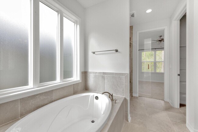 Building Photo - 303 Key Lime Pl