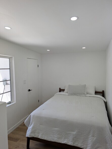 Building Photo - 221 Avenida Ortega