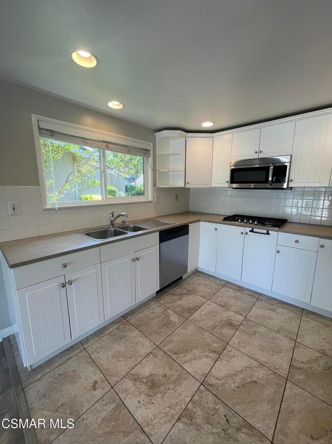 Building Photo - 668 Cervantes Ct