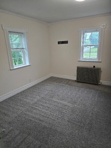 Building Photo - 108 Readington Rd