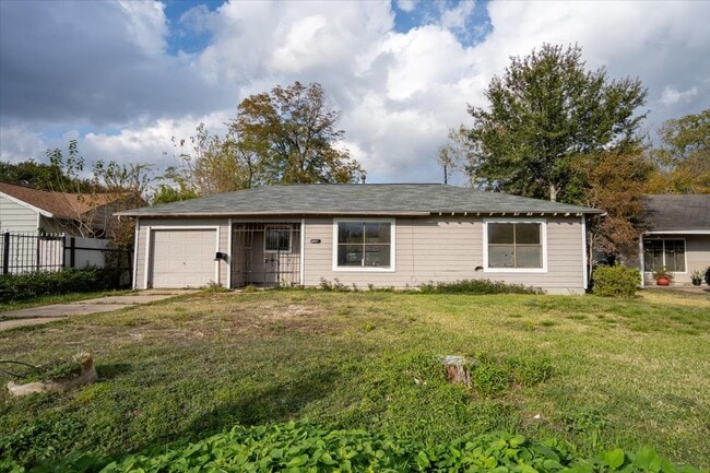 Building Photo - 5851 Southtown St