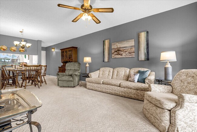 Building Photo - 6084 Willowpointe Cir