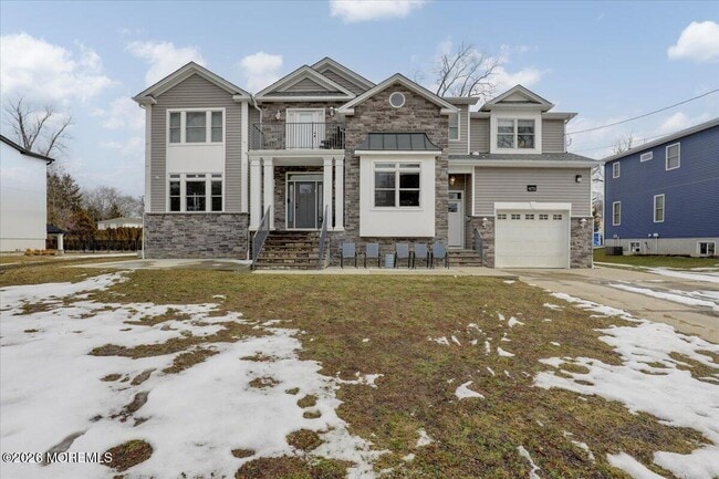 Building Photo - 475 Monmouth Pl