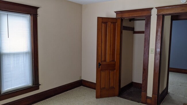 Building Photo - 3 Bed/1 Bath Single Family Home