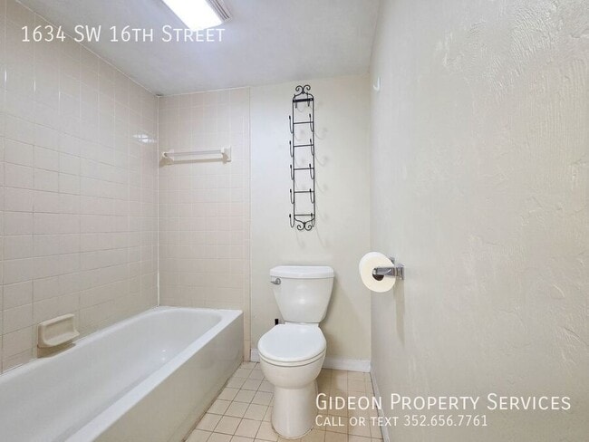 Building Photo - 1634 SW 16th St