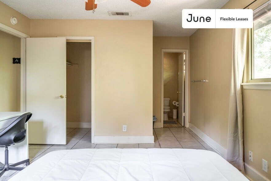 Building Photo - 9104 Quail Creek Dr