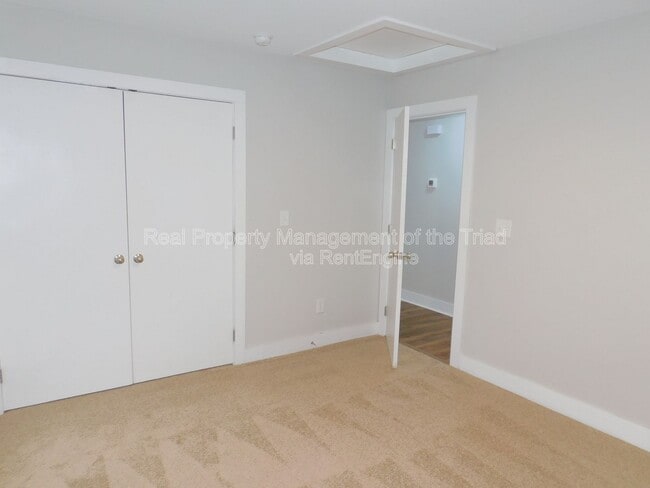 Building Photo - 934 Albert St SW