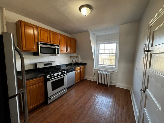 Building Photo - Serene Splendor in Mt. Pleasant: Stylish 1BR, 1BA Haven