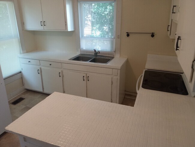 Building Photo - 302 East Main Street