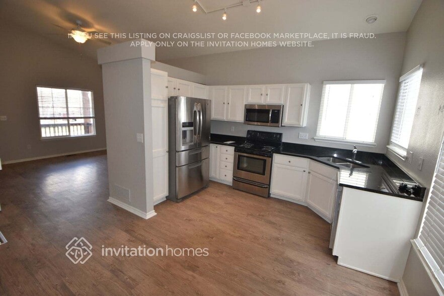 Building Photo - 8665 Rosebud Pl