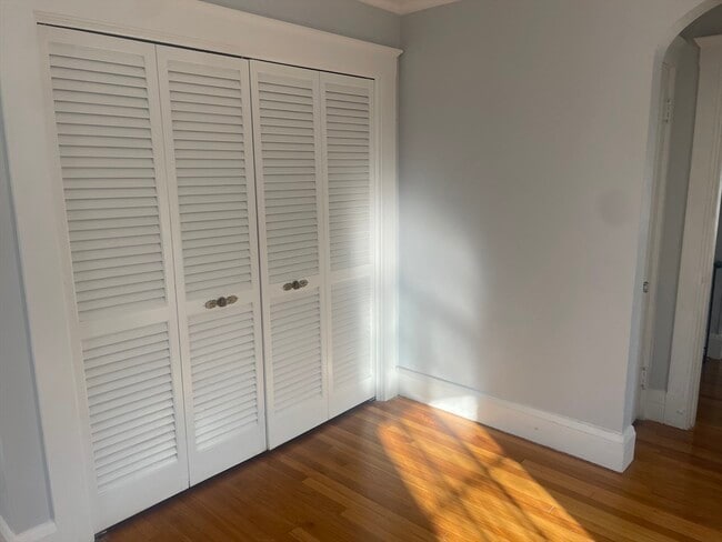 Building Photo - 26 Lawrence Rd