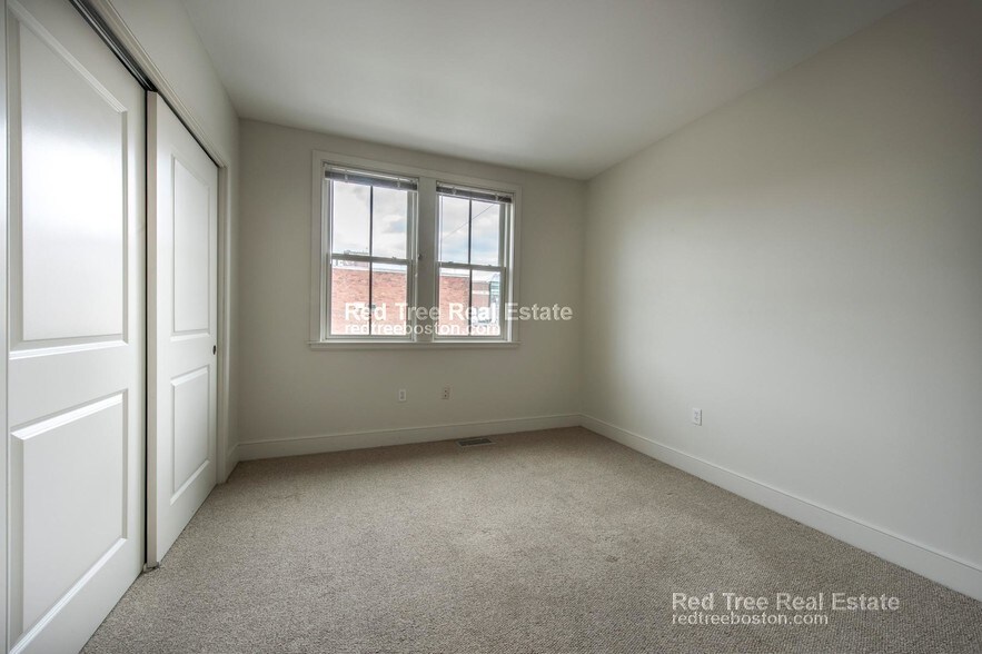 Building Photo - 110 Second St. Unit 109