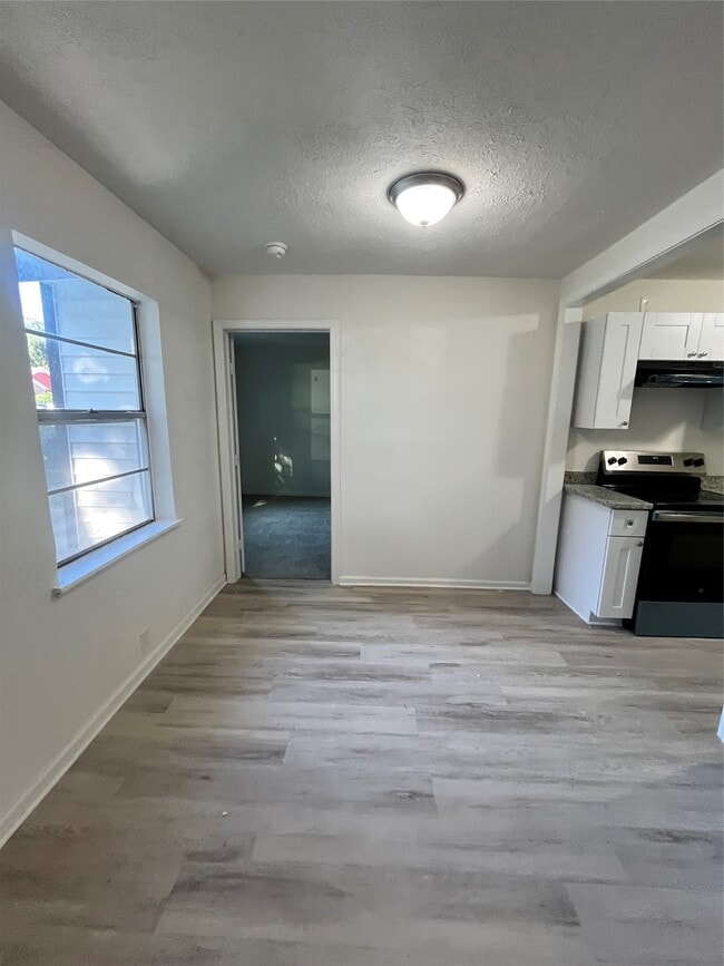 Building Photo - 6606 Anderson St