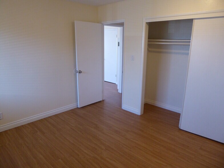 Front bedroom - 214 Melrose Dr