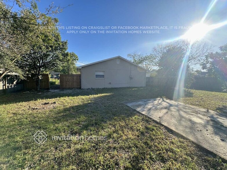 Building Photo - 1016 Pioneer Dr