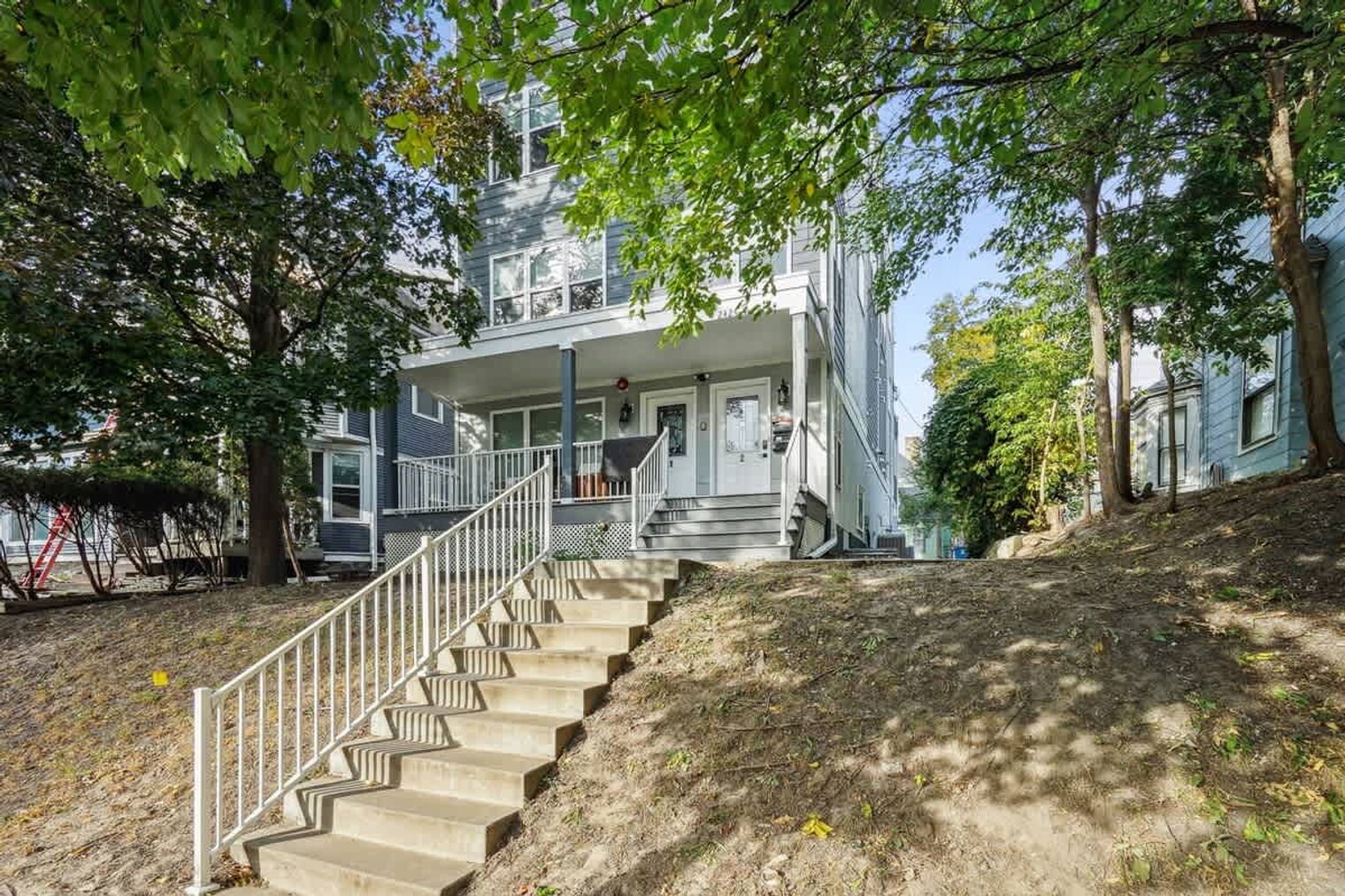 Building Photo - 2424 Lyndale Ave S