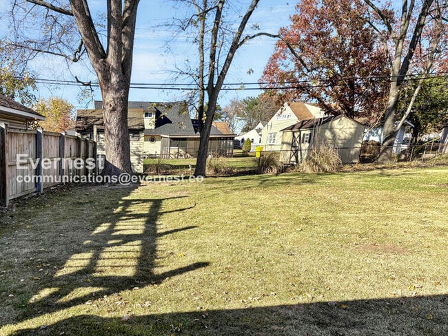 Building Photo - 123 Thomas Rd