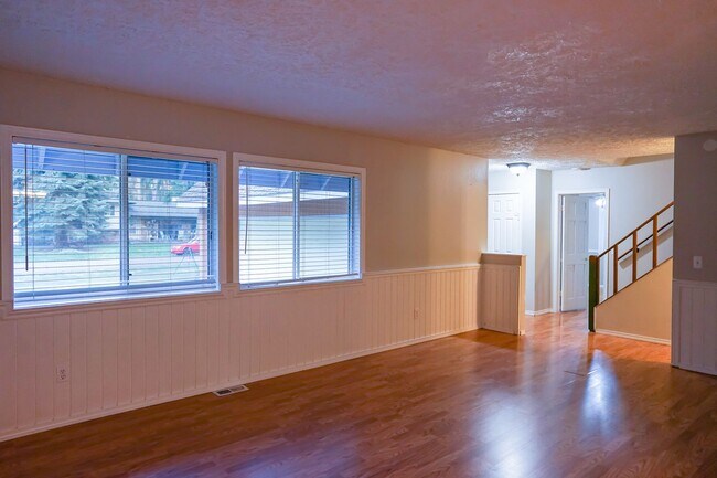 Building Photo - 4 Bedroom home tucked away in Hayden