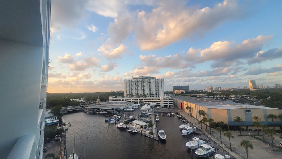 Building Photo - 13155 Ixora Ct