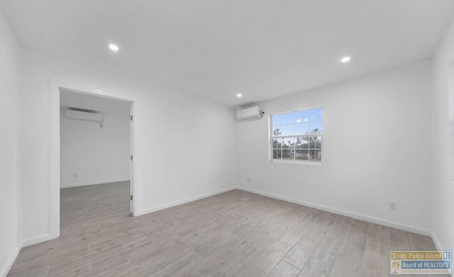 Building Photo - 313 McFadden Dr