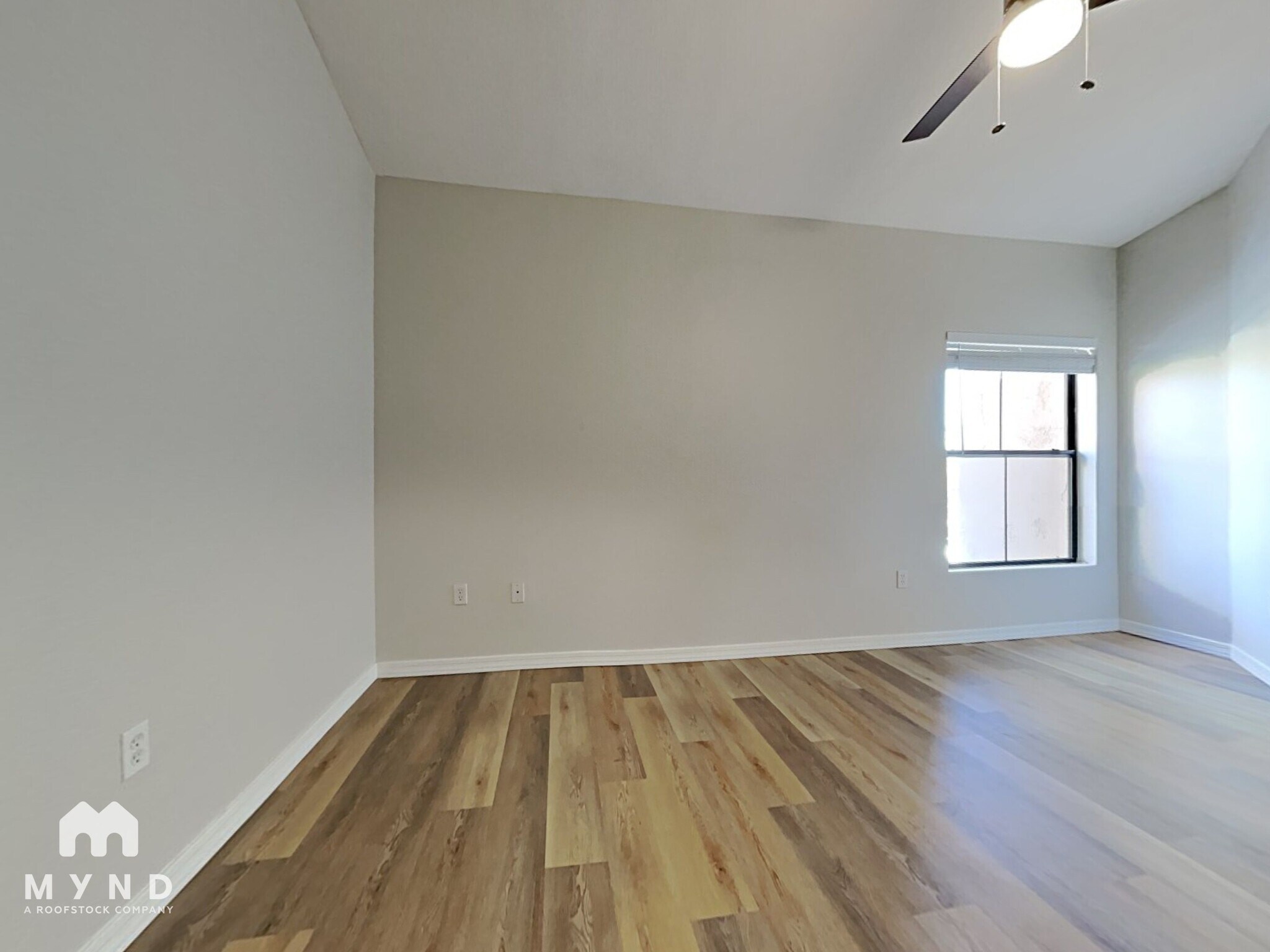 Building Photo - 1351 N Pleasant Dr