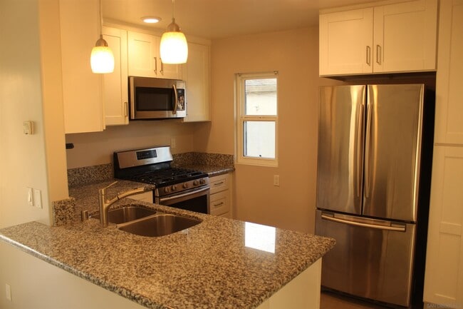 Building Photo - 2310 Sumac Dr