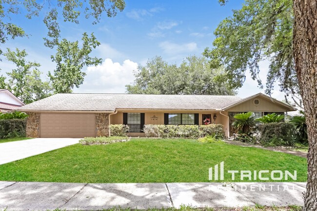 Primary Photo - 1619 Village Way