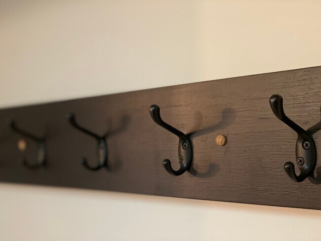 Building Photo - 722 Silver Lake Road NW