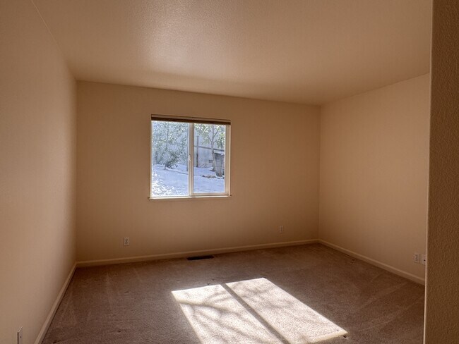 Building Photo - 124 Success Mine Loop