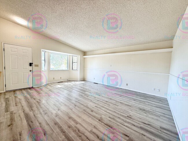 Building Photo - 1/2 Month Free!! 3BR/2BA Single-Story with...