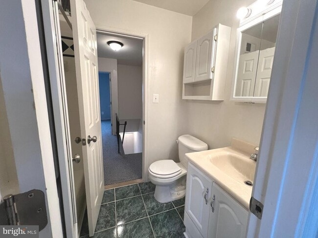 Building Photo - Beautiful 2bd 1.5bth townhome in Elvaton T...