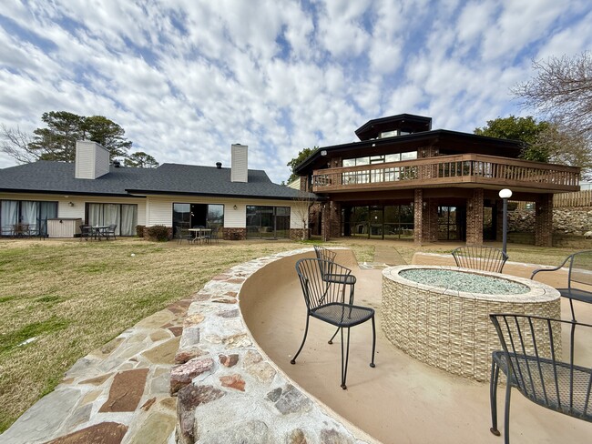 Building Photo - 5371 Central Ave